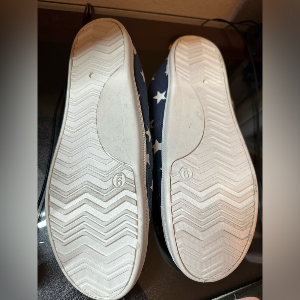 Women’s Flag - Patriotic Shoes- Size 9 - Picture 4 of 7